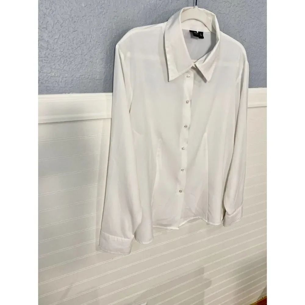 Milano White Button Down Collared Shirt - Picture 2 of 7